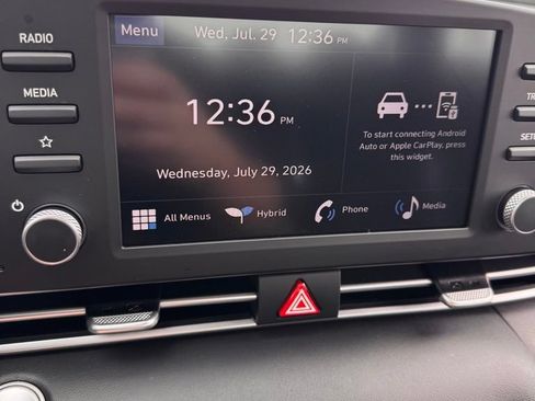 Used 2026 Hyundai Elantra Hybrid FWD image 18
