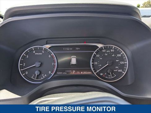 Used 2025 Nissan Rogue SV FWD image 16