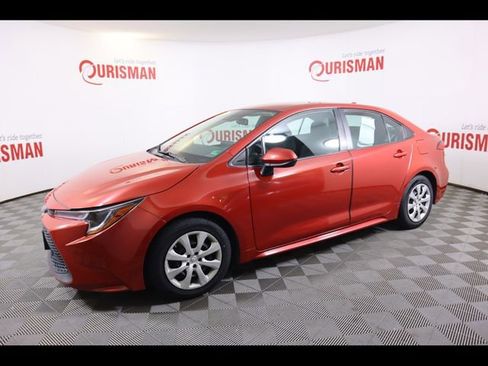 Used 2021 Toyota Corolla LE image 2