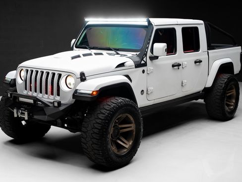 Used 2021 Jeep Gladiator Overland AWD/4WD image 5