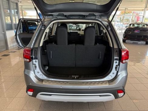 Used 2020 Mitsubishi Outlander ES FWD image 22