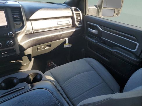 Used 2024 RAM 3500 Big Horn image 11