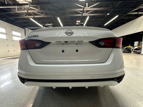 Used 2025 Nissan Altima 2.5 SV image 13