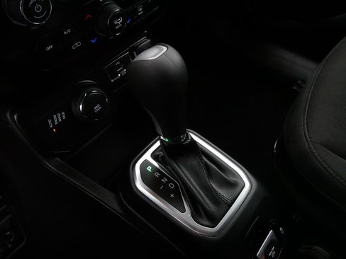 Used 2023 Jeep Renegade Altitude w/ Convenience Group I image 25