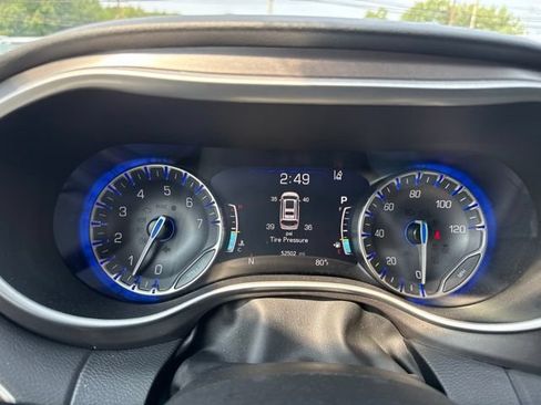 Certified 2024 Chrysler Pacifica Touring-L FWD image 27