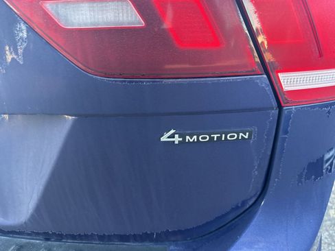 Certified 2022 Volkswagen Tiguan SEL R-Line image 8