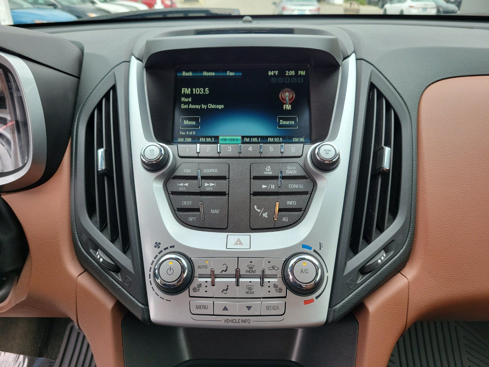 Used 2017 Chevrolet Equinox Premier w/ Enhanced Convenience Package AWD/4WD image 27
