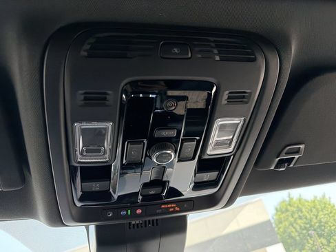 New 2026 GMC Yukon XL AT4 w/ AT4 Premium Package AWD/4WD image 12