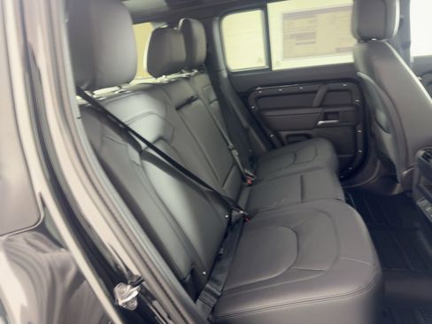 New 2026 Land Rover Defender 110 X-Dynamic SE image 28