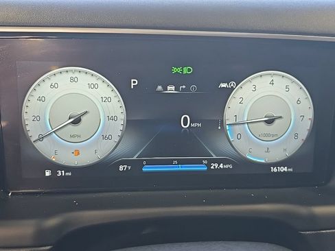 Used 2024 Hyundai Tucson SEL w/ Convenience Package AWD/4WD image 2