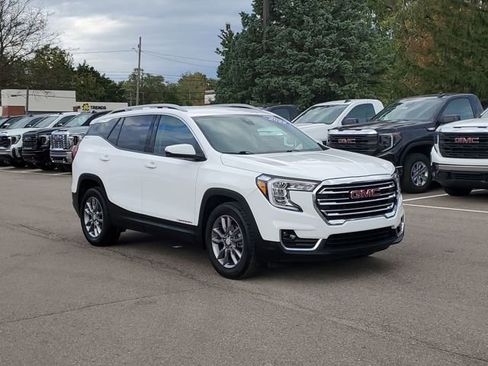 Certified 2022 GMC Terrain SLT image 4