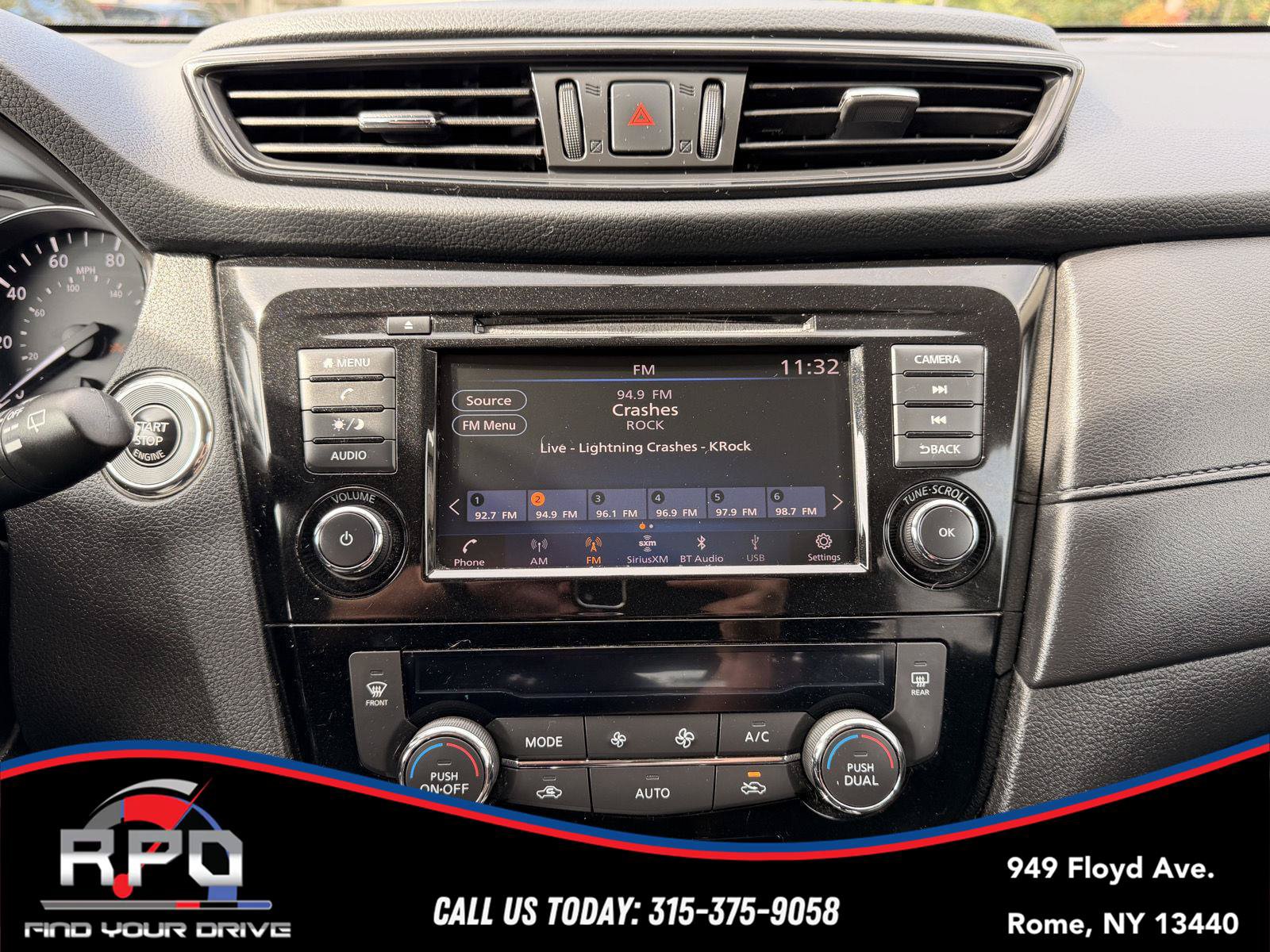 Used 2018 Nissan Rogue SV AWD/4WD image 13
