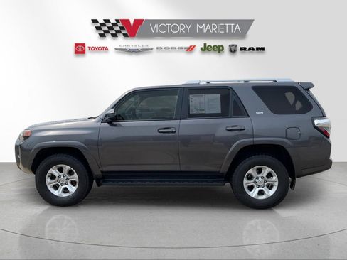 Used 2016 Toyota 4Runner SR5 AWD/4WD image 2