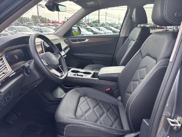 Certified 2025 Volkswagen Atlas SE AWD/4WD image 11