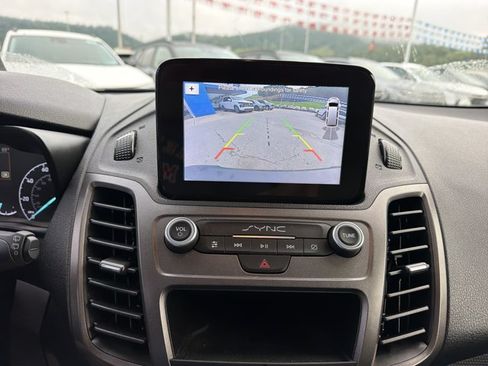 Used 2020 Ford Transit Connect XL FWD image 25