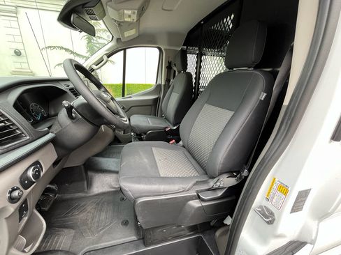 Used 2024 Ford Transit 250 Low Roof w/ Exterior Upgrade Package RWD image 17