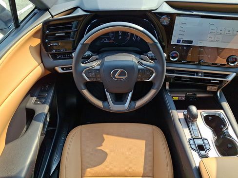 Used 2024 Lexus RX 350 Premium w/ Kick Sensor & Tow Package AWD/4WD image 11