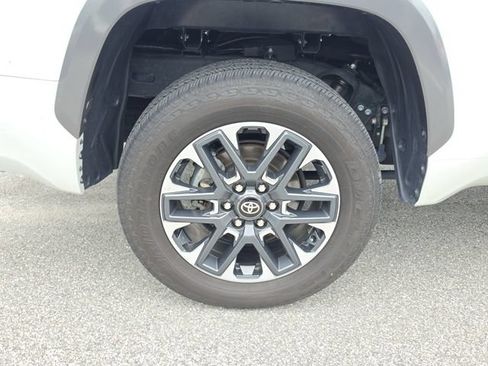 Used 2025 Toyota Tundra Limited w/ Power Package AWD/4WD image 5
