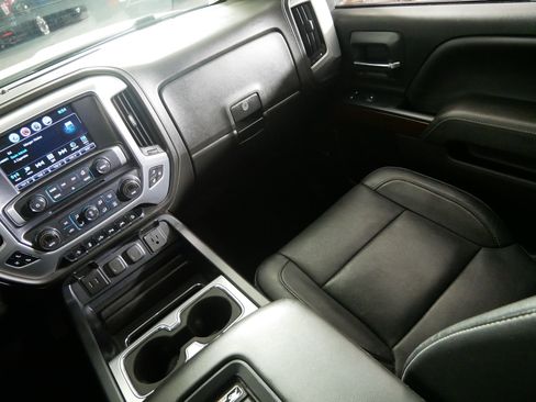 Used 2018 GMC Sierra 1500 SLT AWD/4WD image 11