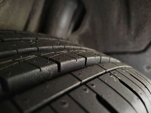 Used 2019 Toyota Sienna LE w/ LE Preferred Package image 11