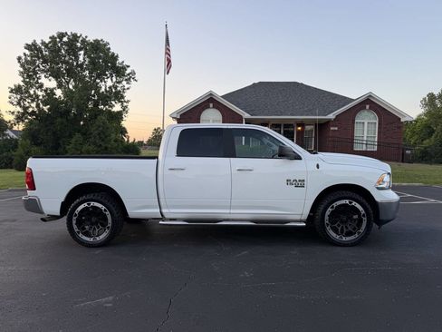 Used 2021 RAM 1500 Classic SLT RWD image 9