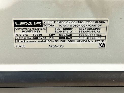 Used 2025 Lexus ES 300h w/ Premium Package image 23