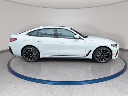 New 2026 BMW 430i xDrive w/ M Sport Package AWD/4WD image 4