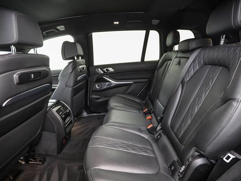 Used 2024 BMW X7 xDrive40i w/ Executive Package image 21