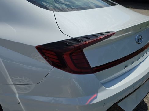 Used 2021 Hyundai Sonata Limited w/ Cargo Package FWD image 10