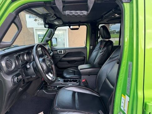 Used 2019 Jeep Wrangler Unlimited Rubicon w/ Dual Top Group AWD/4WD image 5
