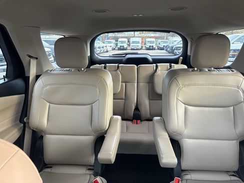 Used 2023 Ford Explorer XLT w/ Equipment Group 202A image 18