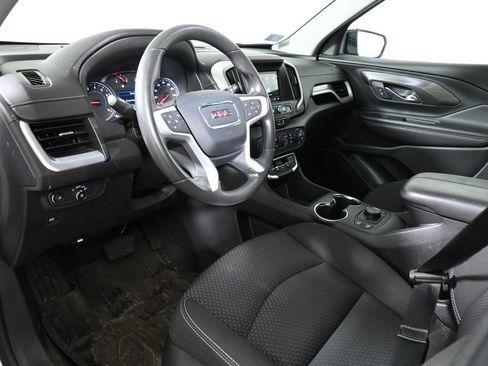 Used 2023 GMC Terrain SLE w/ Driver Convenience Package image 4