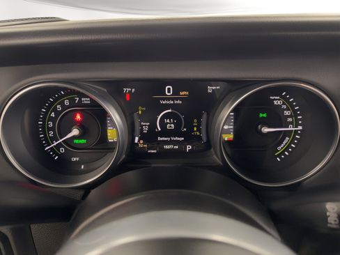 Used 2023 Jeep Wrangler Unlimited Sahara AWD/4WD image 26