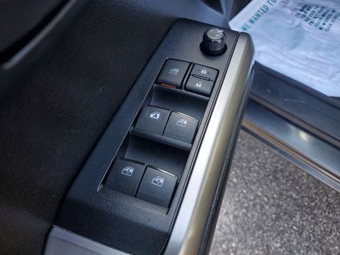 Used 2022 Toyota Tacoma SR5 image 25
