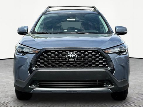 Used 2022 Toyota Corolla Cross LE FWD image 2