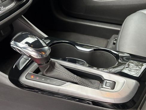 Used 2025 Buick Envista Sport Touring image 41