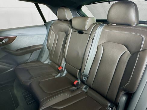 Used 2024 Audi Q8 Prestige w/ Prestige Package image 22