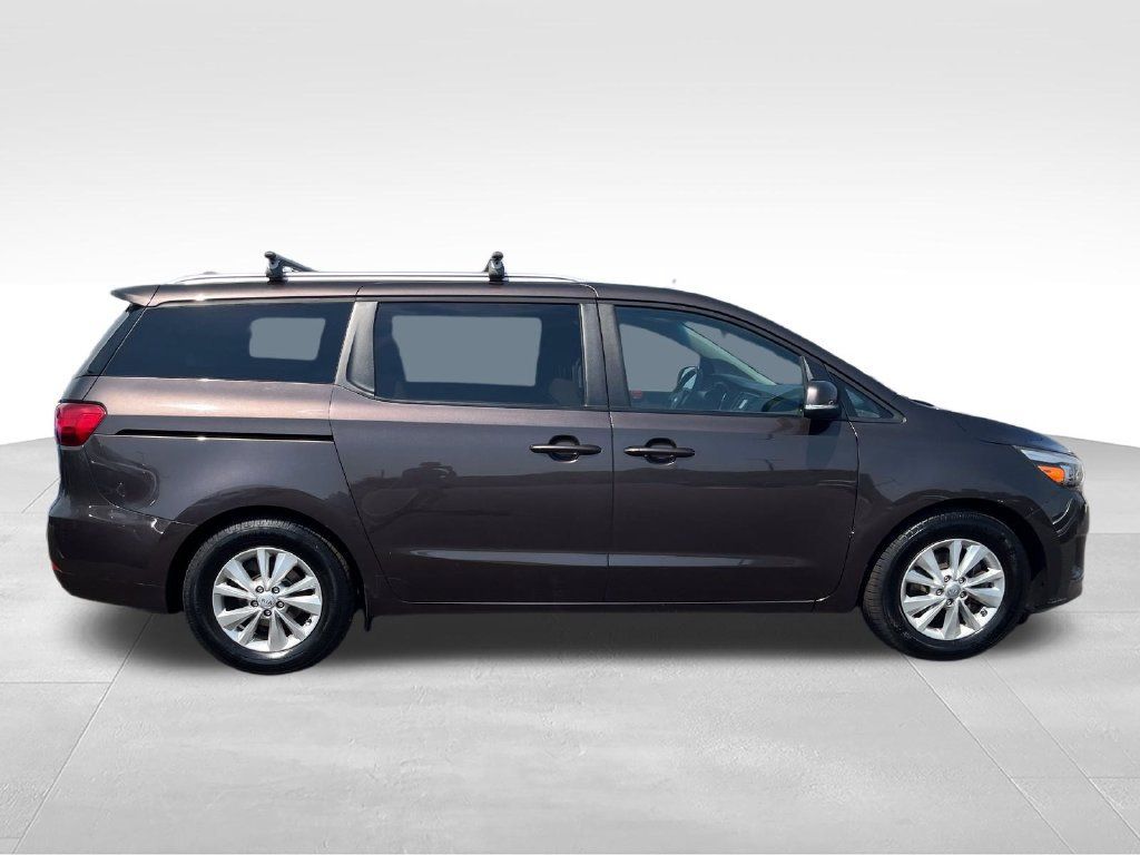 Used 2016 Kia Sedona LX w/ LX Convenience Package FWD image 6