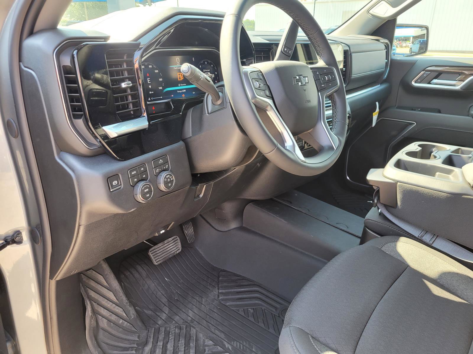 New 2026 Chevrolet Silverado 1500 RST w/ Dark Appearance Package AWD/4WD image 11