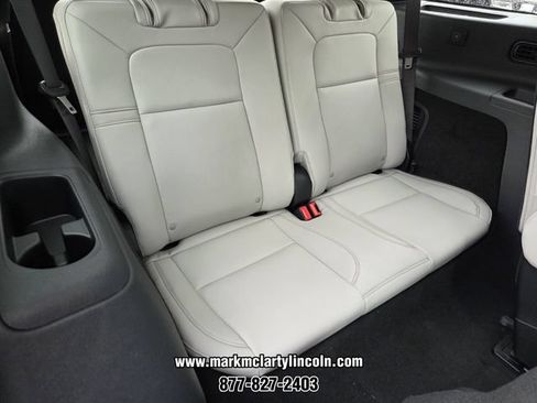 New 2026 Lincoln Aviator 2WD image 12