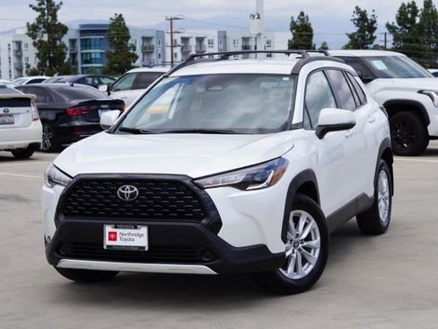 Used 2024 Toyota Corolla Cross LE AWD/4WD image 5