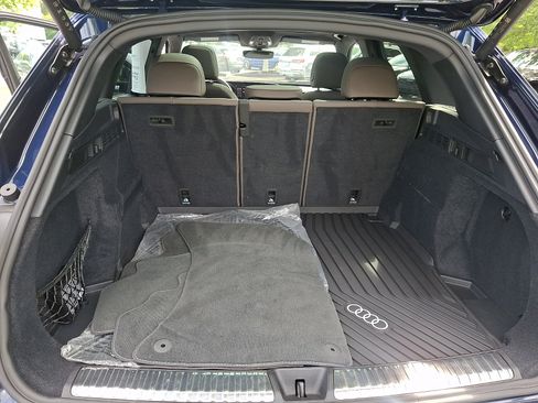 Used 2025 Audi Q5 Premium w/ Convenience Package AWD/4WD image 28