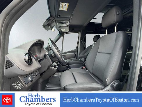 Used 2022 Mercedes-Benz Sprinter 2500 image 6