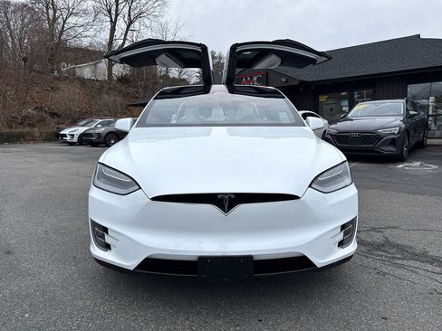 Used 2016 Tesla Model X 60D image 11