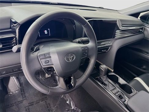 Certified 2025 Toyota Camry SE image 9
