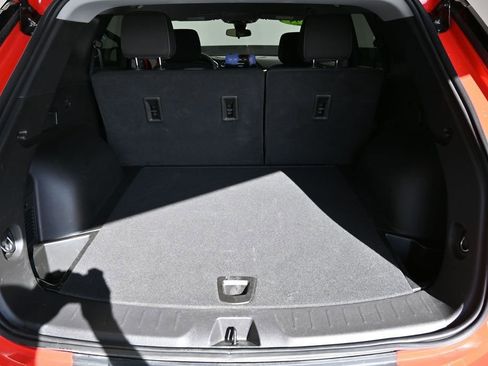 Used 2025 Chevrolet Blazer LT FWD image 19