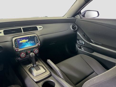 Used 2014 Chevrolet Camaro SS RWD image 24