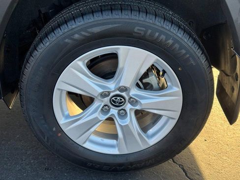 Used 2020 Toyota RAV4 XLE image 7