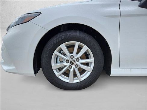 Used 2026 Toyota Camry LE FWD image 22