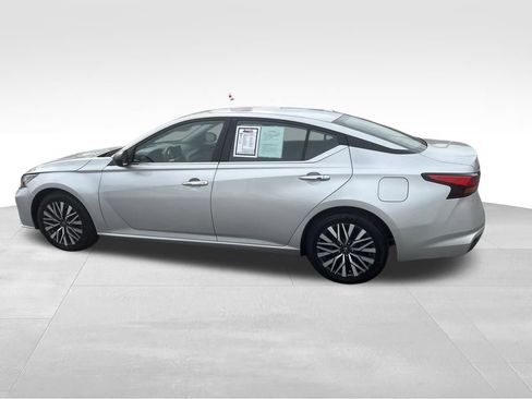 Used 2024 Nissan Altima 2.5 SV image 15